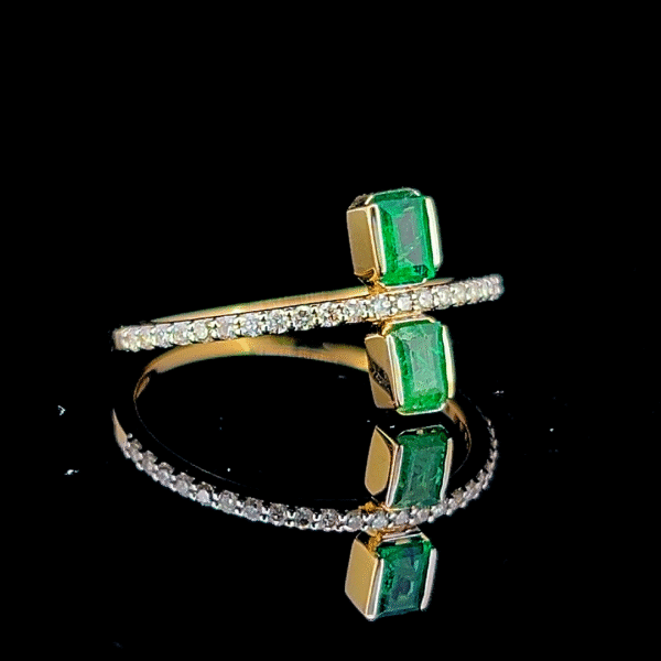 Emerald Glint Solitaire Ring - Image 2